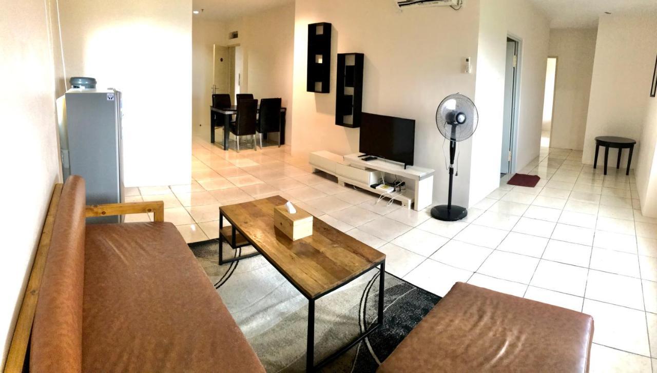 Queen Victoria Apartment Batam ภายนอก รูปภาพ
