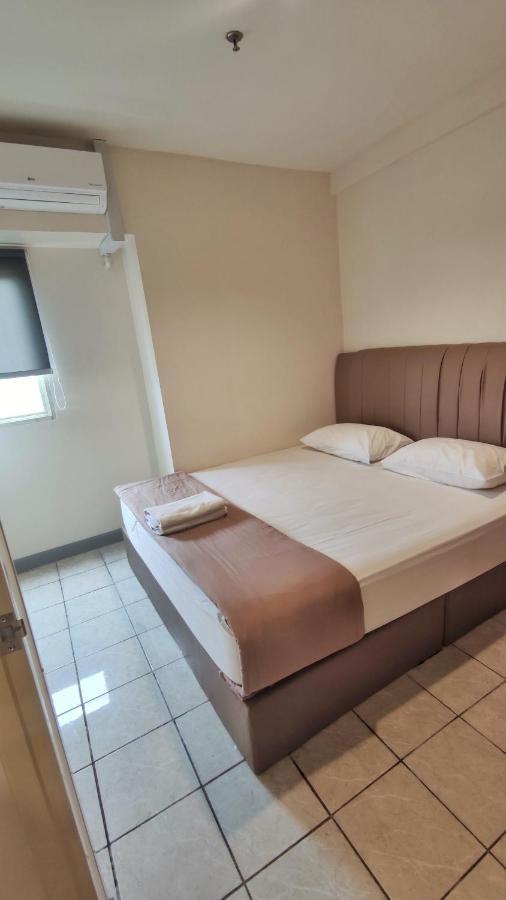 Queen Victoria Apartment Batam ภายนอก รูปภาพ